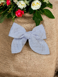 Small hair bow (textured) - white