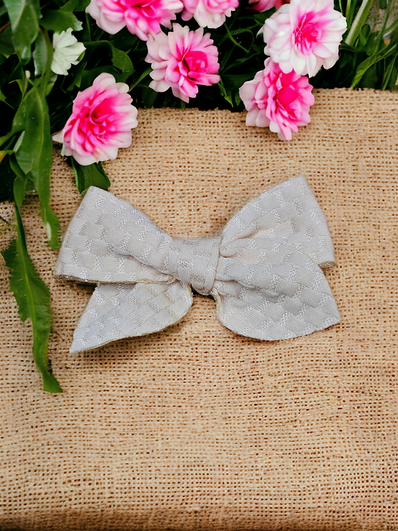 Small hair bow (textured) - Cream