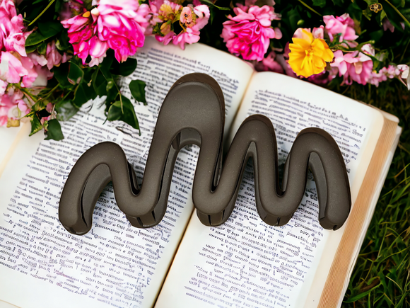 Wavy Long Claw Clip - Matte Dark Brown