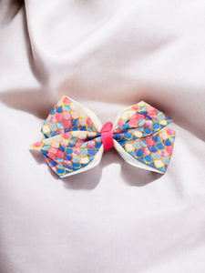 Kids Medium Hair bow - Mermaid scales (pink centre)