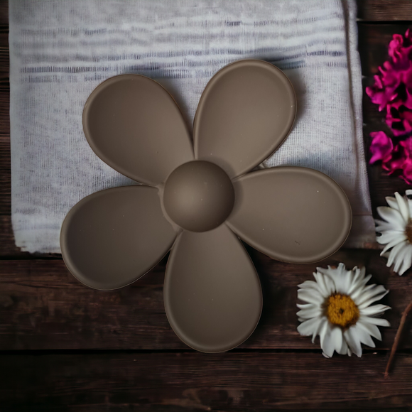 Round Flower Claw Clip - Chocolate Brown